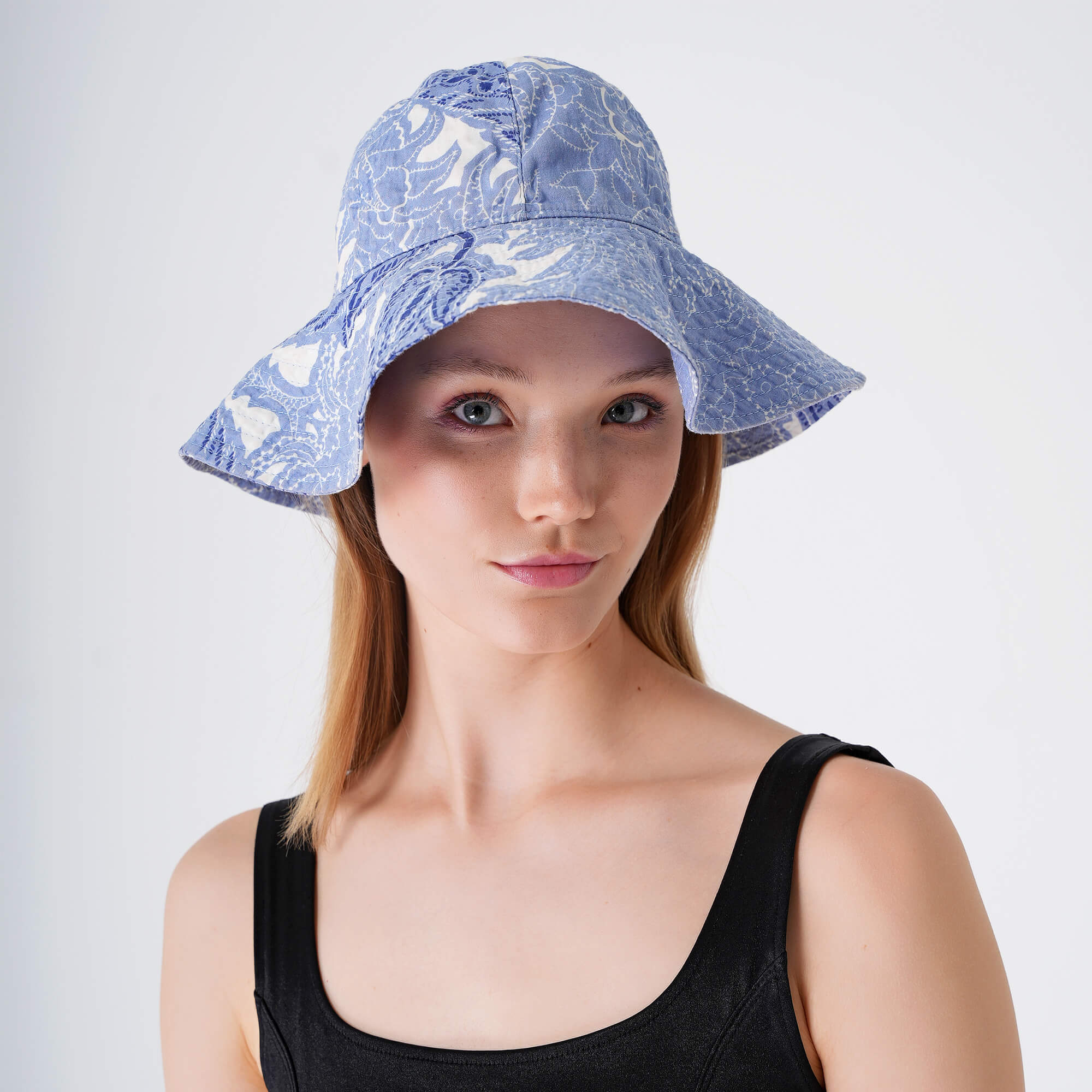 Etro - Blue Paisley Print Ramie Bucket Hat 